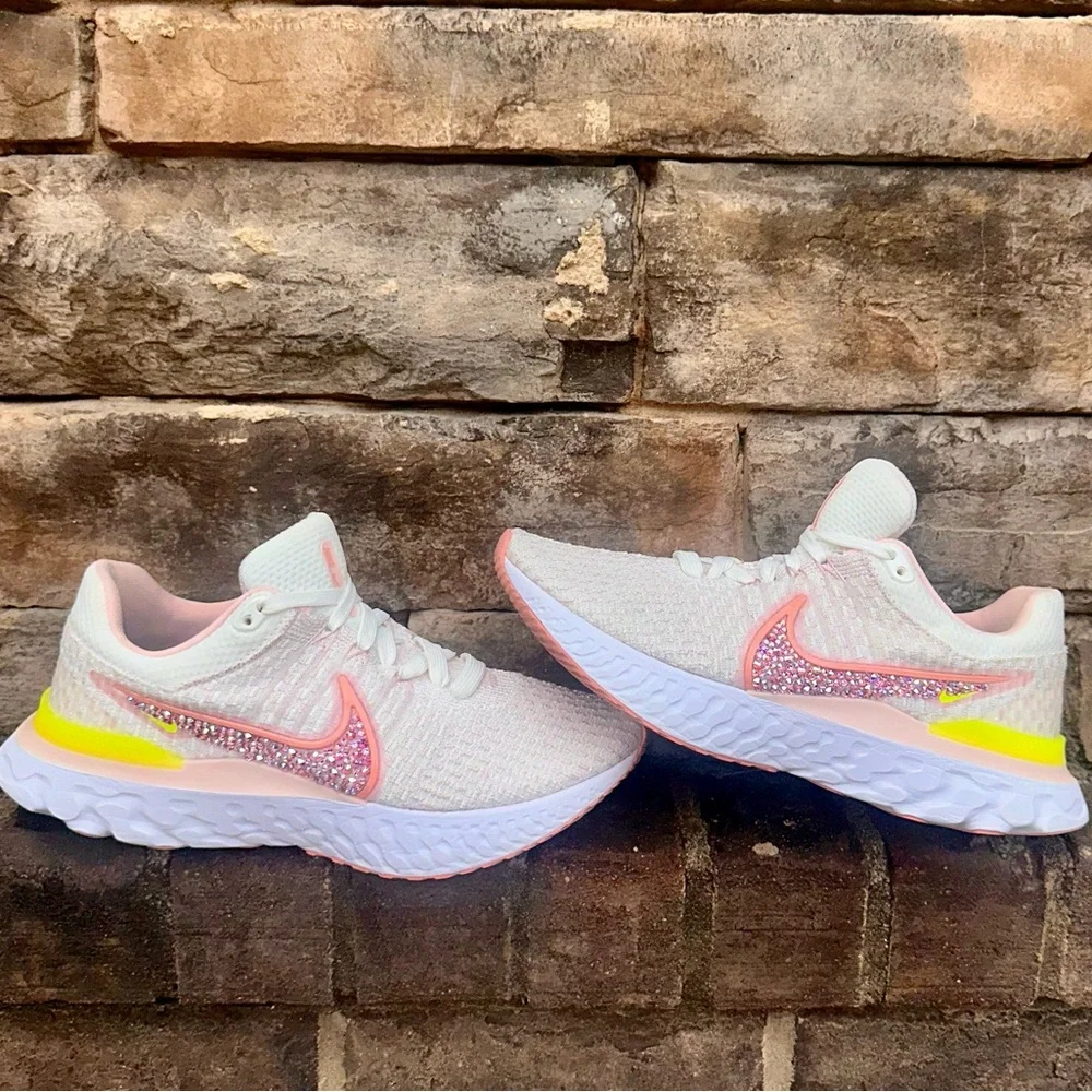 Custom Nike React detailed w/  Swarovski crystals Women's Sz 8.5 - Picture 6 of 12